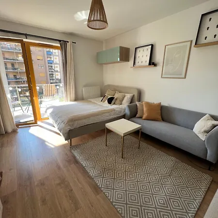 Apartment Marina With Danube View And Free Garage, Next To Metro Station
